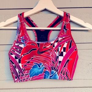NWOT NIKE DRI-FIT RACER BACK SPORTS RUNNING/YOGA/WORKOUT BRA/TOP